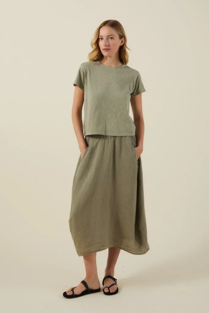 Slub Shirt Outfit Ideas for Women